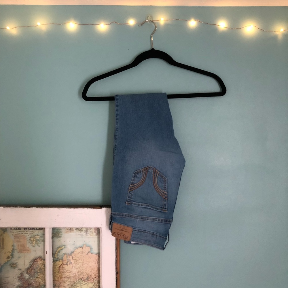 Never worn Hollister women’s skinny jeans